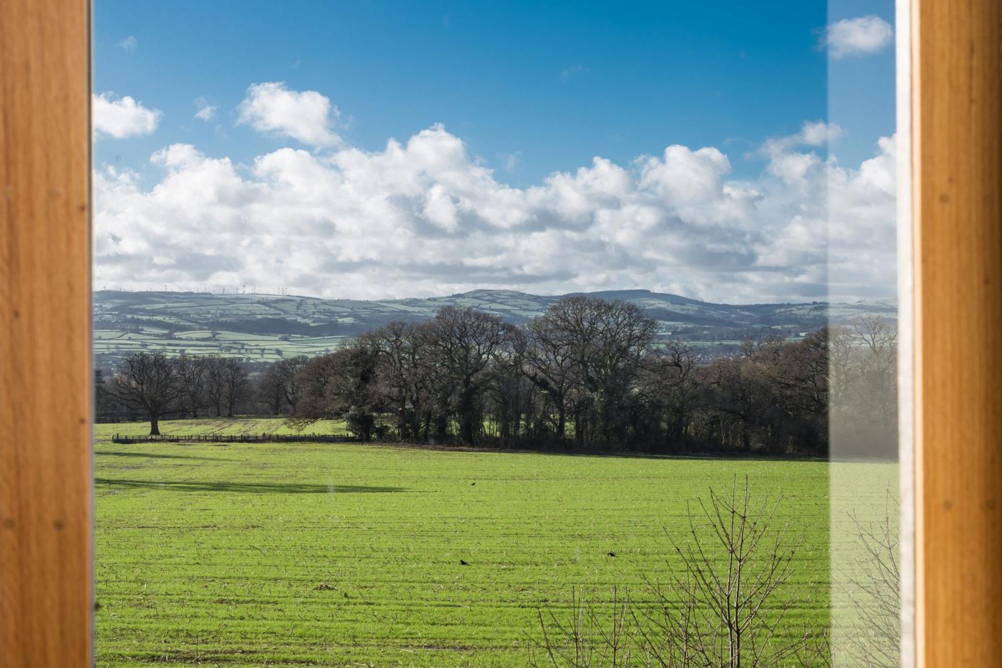 The Barn At Plas Ashpool Sleeps 8 Llandyrnog Екстер'єр фото